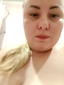 Moumy_girl's cam snapshot