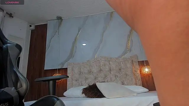 mia_18v's cam snapshot