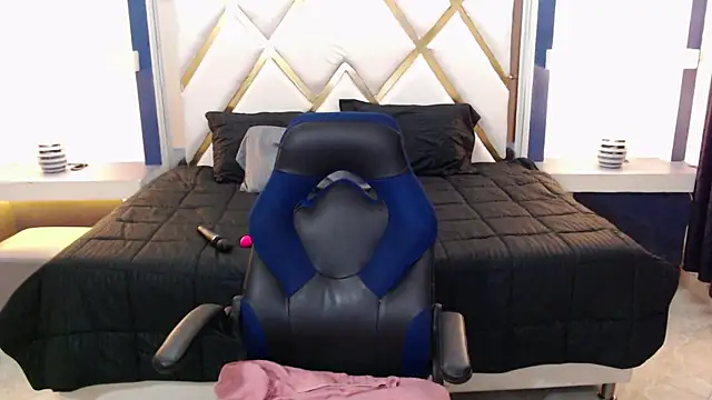 Perla_prg's cam snapshot