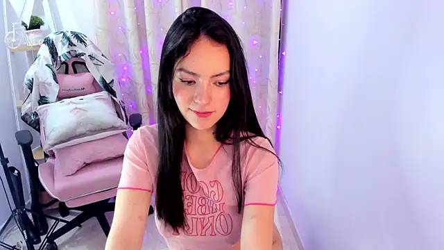 sarah_saenz_'s cam snapshot