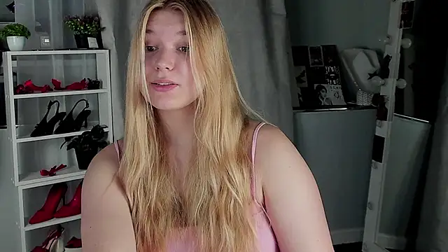 Rebecca_Kelly's cam snapshot