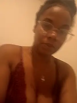 Prettahsantos29's cam snapshot