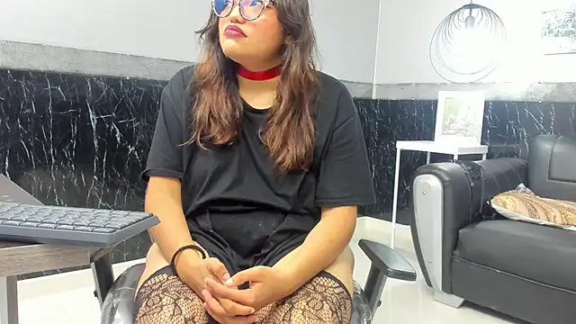 RoxyVixen's cam snapshot