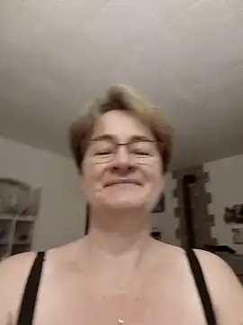 Milf-Love-fist99's cam snapshot