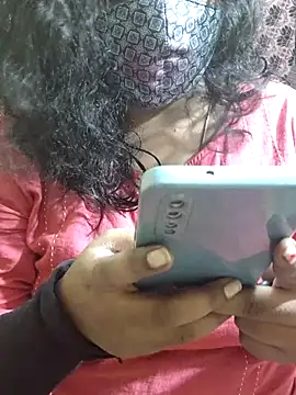 Yoursriya25's cam snapshot