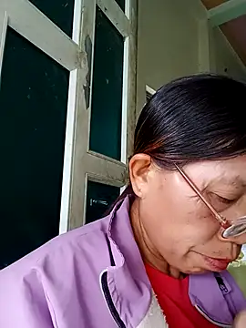 bella-la's cam snapshot