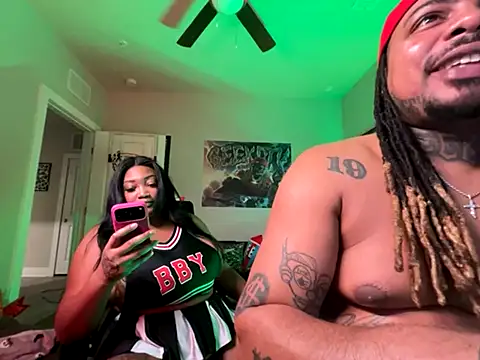 4EVAGLACIERS's cam snapshot