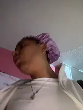 PrettyTiana_'s cam snapshot