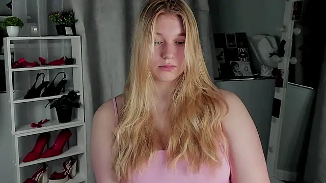 Rebecca_Kelly's cam snapshot