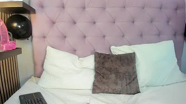 luna__dance's cam snapshot