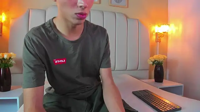 SEANTROYY live sex cam