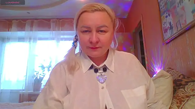 mira_robinsonnn's cam snapshot