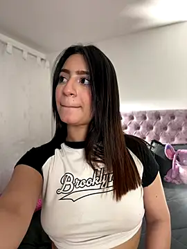 Samantha_e2's web cam