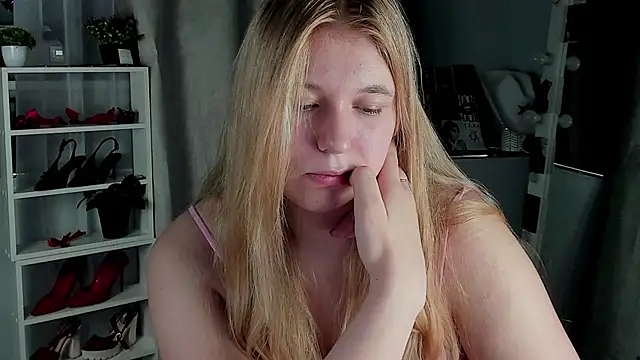 Rebecca_Kelly's cam snapshot