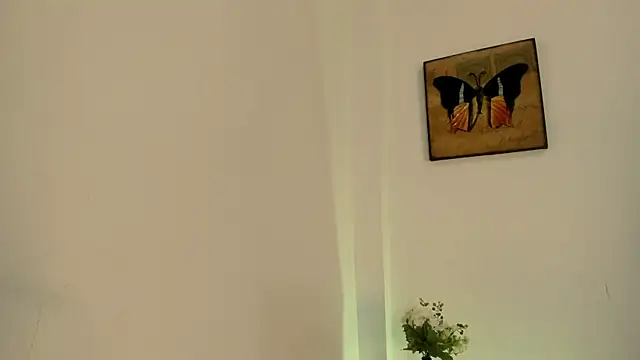 lilithTeen1_'s cam snapshot