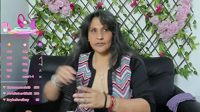 merlyna_goldens's cam snapshot