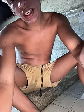 MrLeoLatino live sex cam