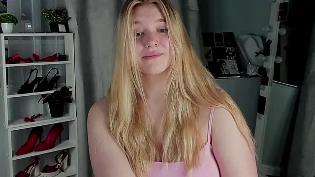 Rebecca_Kelly's cam snapshot