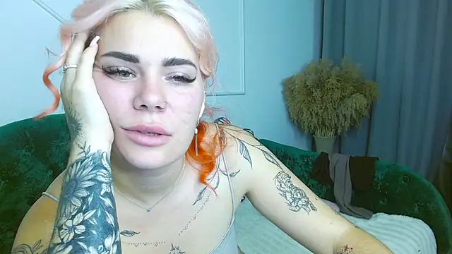 lada_love's cam snapshot