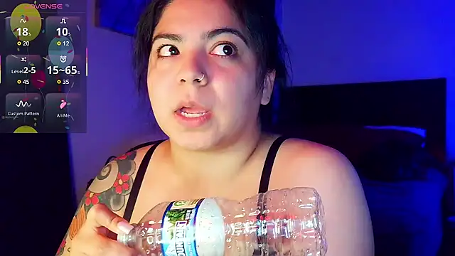 kimmiakiss22's cam snapshot