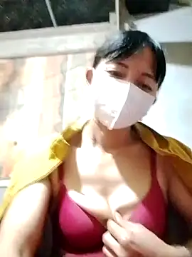 TRIEUTRIEU20's cam snapshot