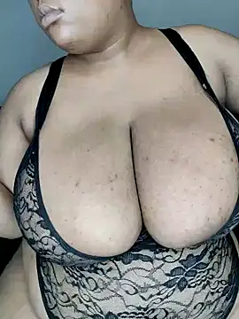 ChubbyTits28's cam snapshot