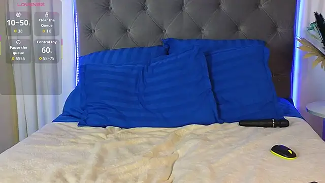 Ariana_Petite live sex cam