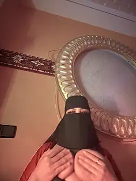 Queentaraf999 live sex cam