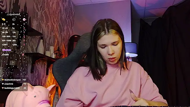 AliceSunday's cam snapshot