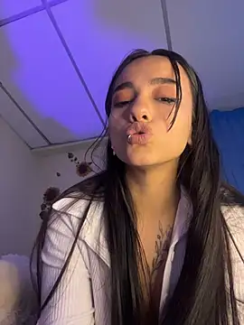 MiaRousexxx_'s cam snapshot