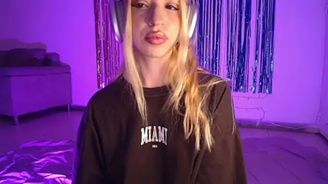 Alina_Lee_t's cam snapshot