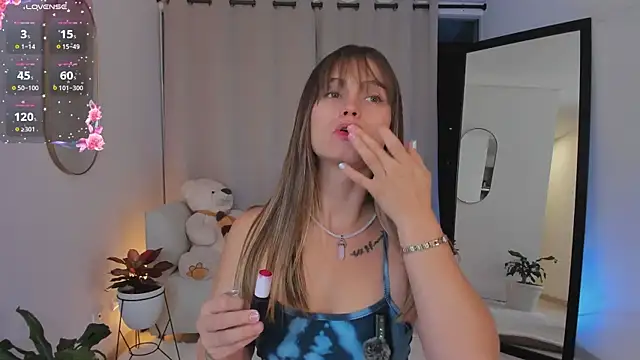 roxie_gates_'s cam snapshot