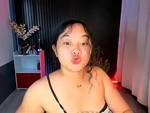 UrFavouriteCravings's cam snapshot