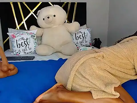 NaughtyVixen25's cam snapshot