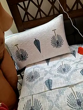 Roja-Telugu777's cam snapshot