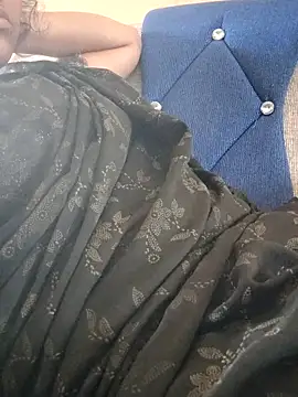 sweetqueen143's web cam