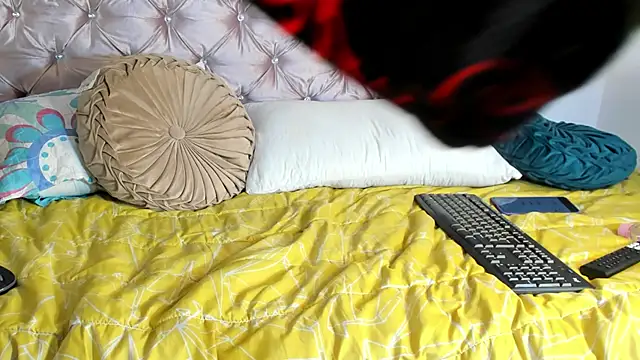 Inaya_Khalifa's cam snapshot