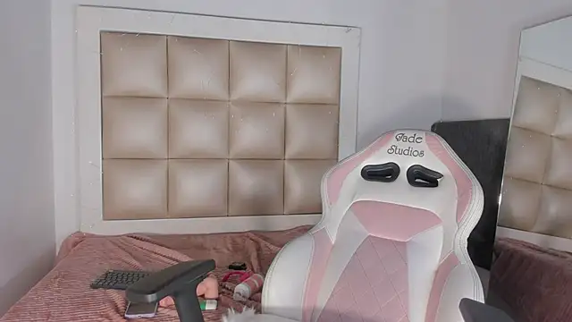 bonny_loo's cam snapshot