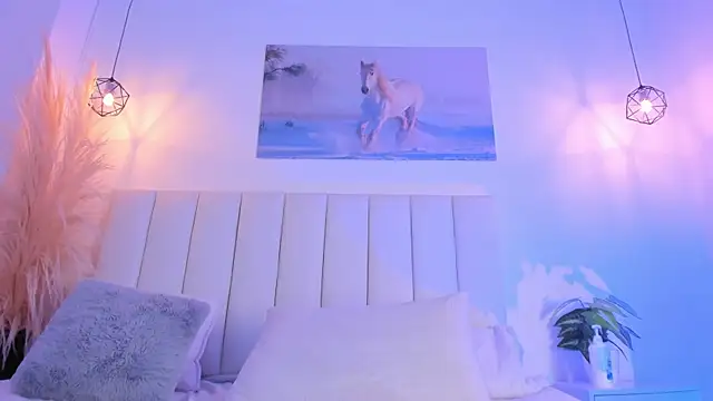 gaby_blake_'s cam snapshot