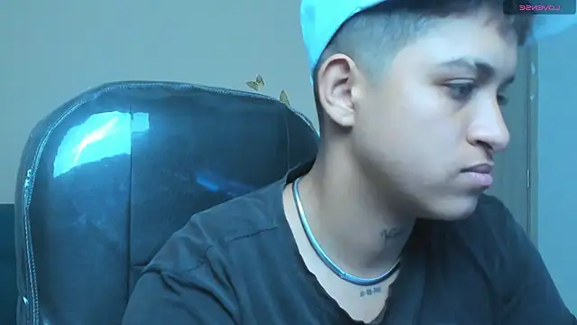 Dominick_jones's cam snapshot