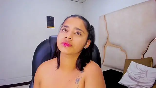 ScarletDoll's cam snapshot