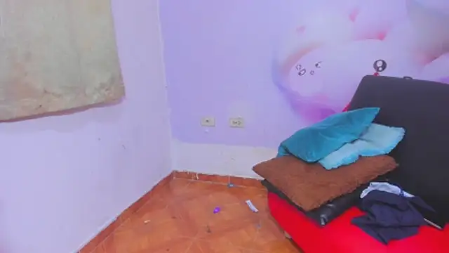 In_my_room_anything_goes's cam snapshot