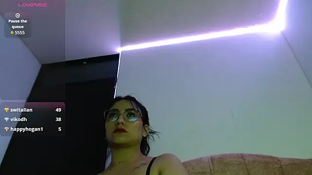 SeleneMore live sex cam