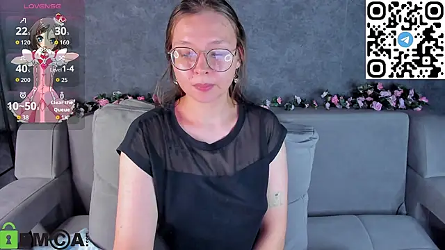 Nuura_Moore's cam snapshot