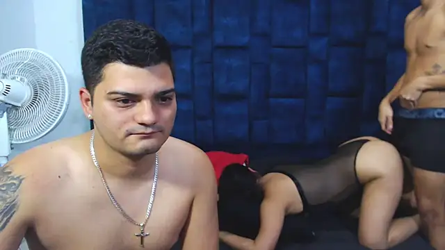 Group_Lustt's cam snapshot