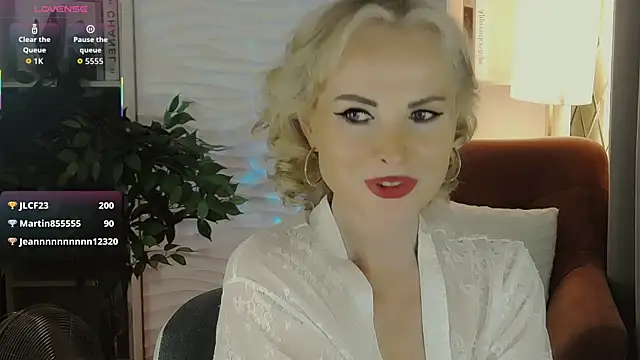 Sandra_Kind's cam snapshot