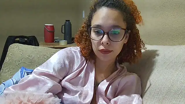 dominamoon_'s cam snapshot