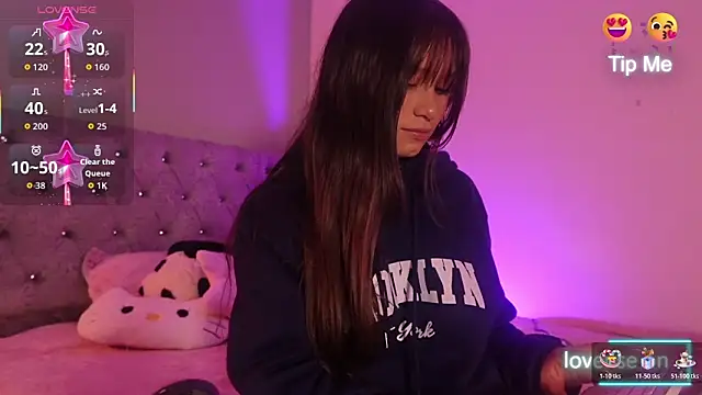 Alisha_Olsen_'s cam snapshot