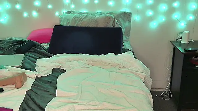 luvely_gurl's cam snapshot