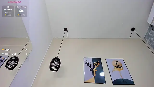 EmillyHarper_'s cam snapshot